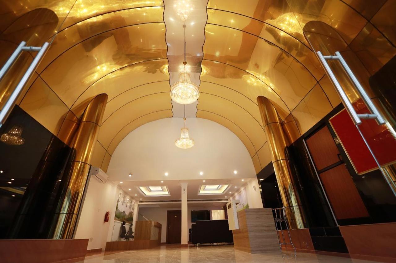 Готель Pearl Residency Ayoor Екстер'єр фото