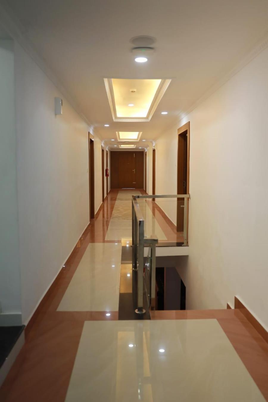 Готель Pearl Residency Ayoor Екстер'єр фото