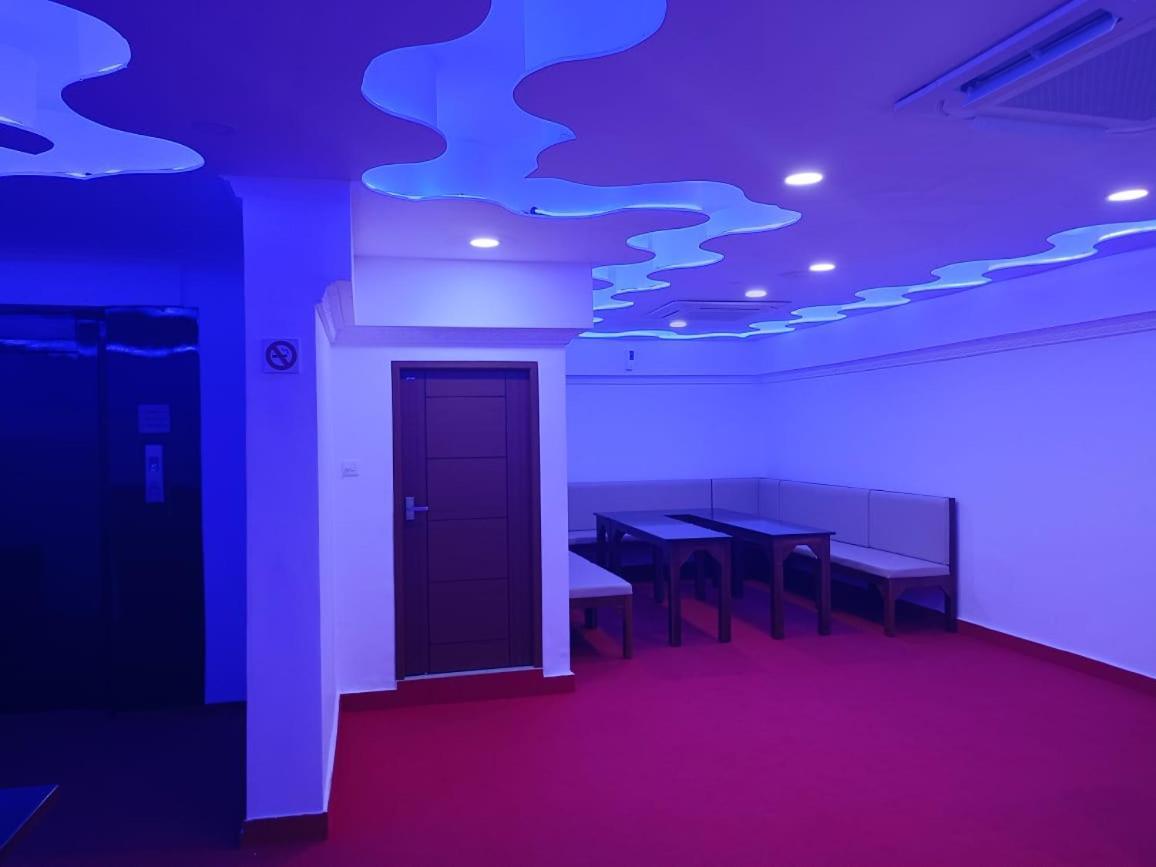 Готель Pearl Residency Ayoor Екстер'єр фото