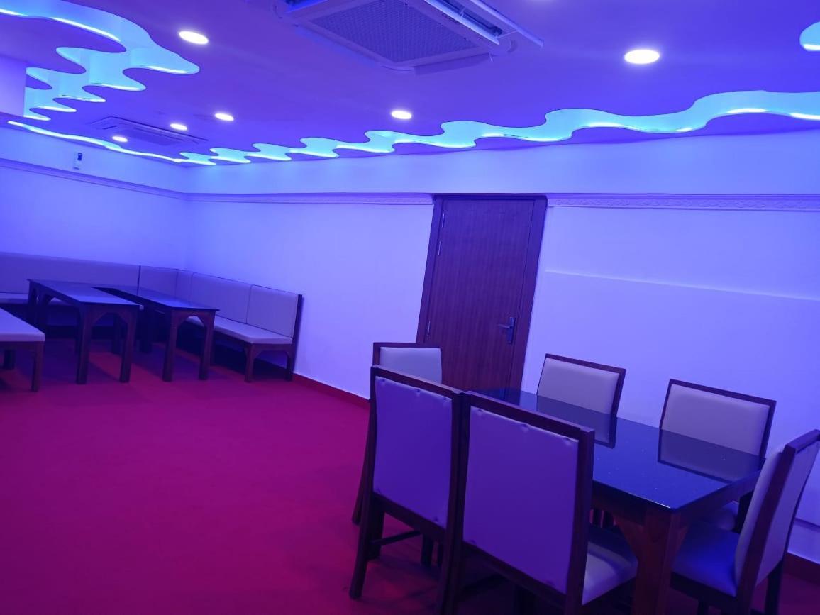 Готель Pearl Residency Ayoor Екстер'єр фото